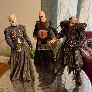 Lot of 6 Hellraiser figures .